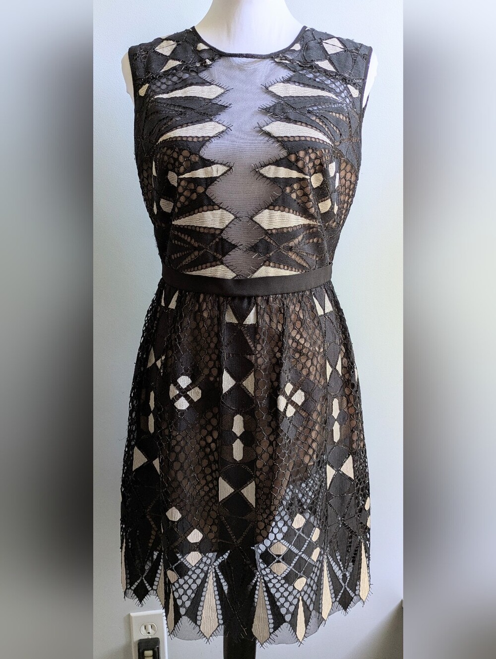 Like new!!!! BCBG Max Azria Kailey Mini Dress Size 8